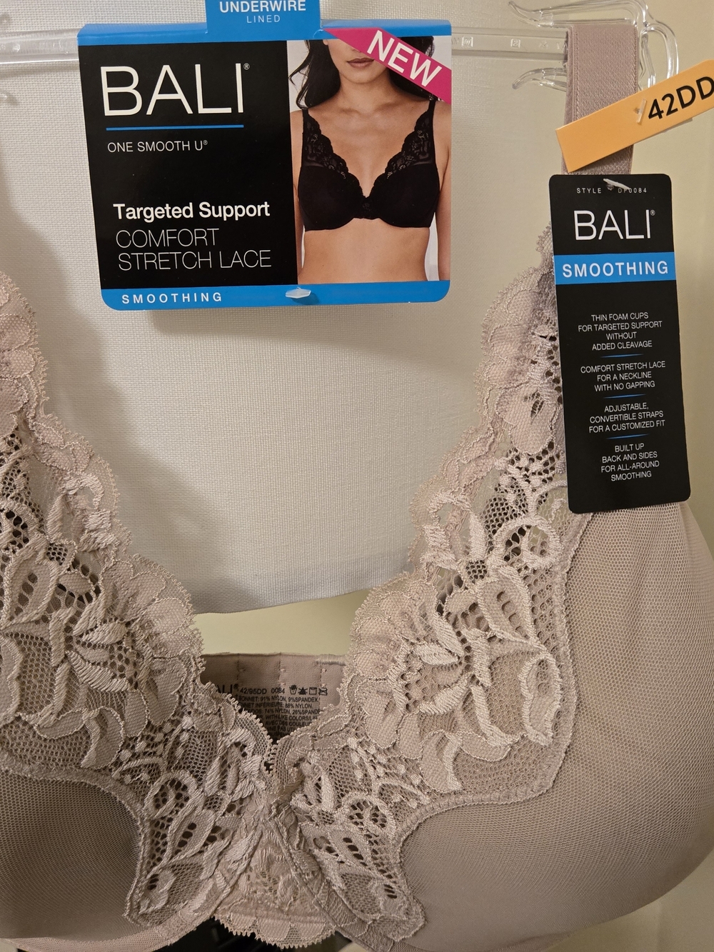 Bali Smoothing Lace Underwire Bra — Taupe/Nude